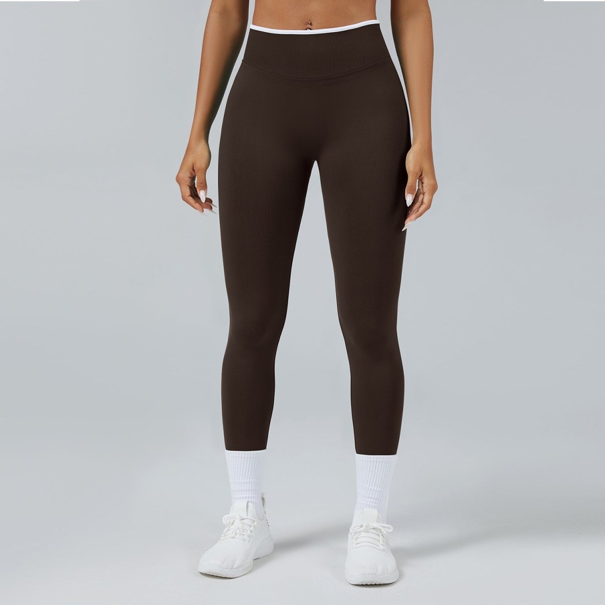 Seamless knitted tight high-waist sports yoga pants in brown; quick-drying.