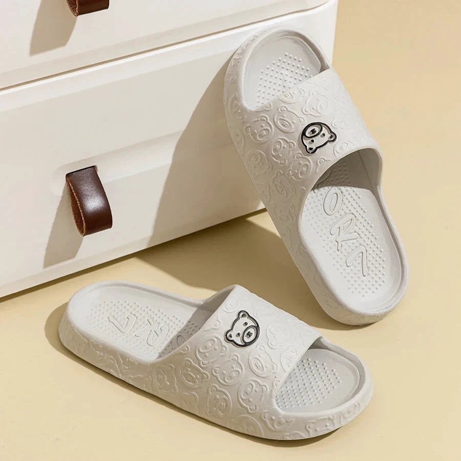 Summer Fashion Men's Slippers Printting Little Bear Sandals Indoor Bathroom Non-slip Soft Women Dormitory Casual Shoes Couple MANDOTOS