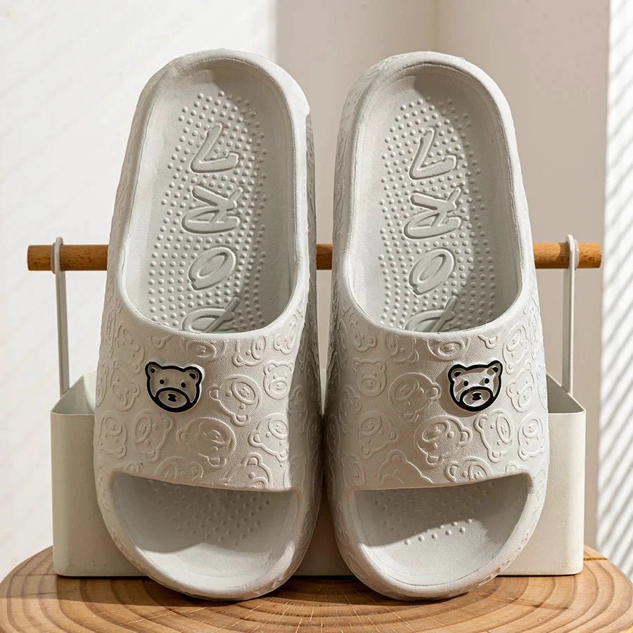 Summer Fashion Men's Slippers Printting Little Bear Sandals Indoor Bathroom Non-slip Soft Women Dormitory Casual Shoes Couple MANDOTOS