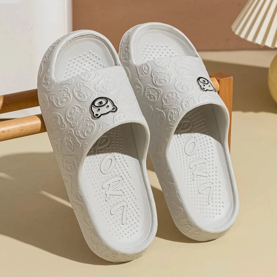 Summer Fashion Men's Slippers Printting Little Bear Sandals Indoor Bathroom Non-slip Soft Women Dormitory Casual Shoes Couple MANDOTOS