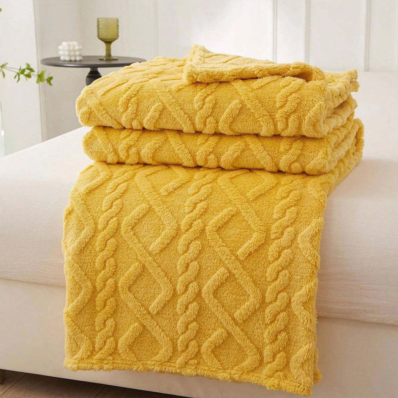 Cozy Coral Fleece Blanket - Your Perfect Multi-Purpose Companion - MANDOTOS