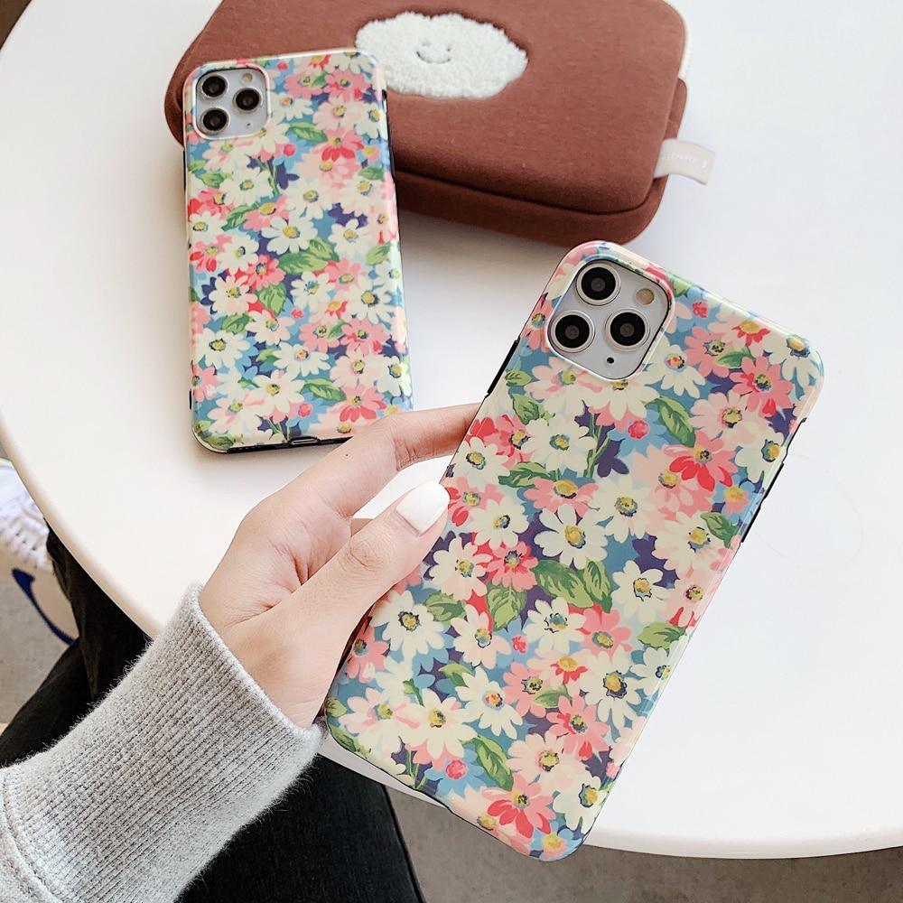 Retro Daisy Phone Case - MANDOTOS