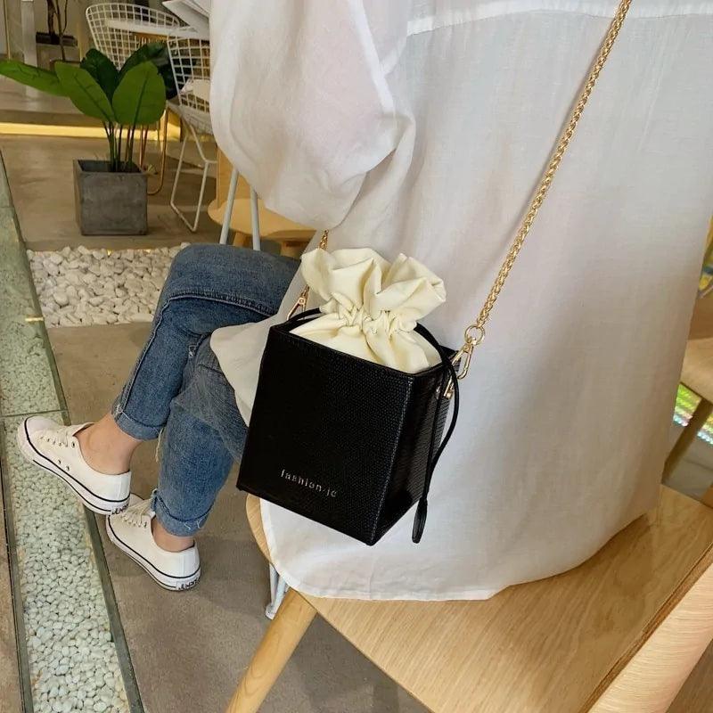 Chic Alligator Pattern Bucket Bag - MANDOTOS