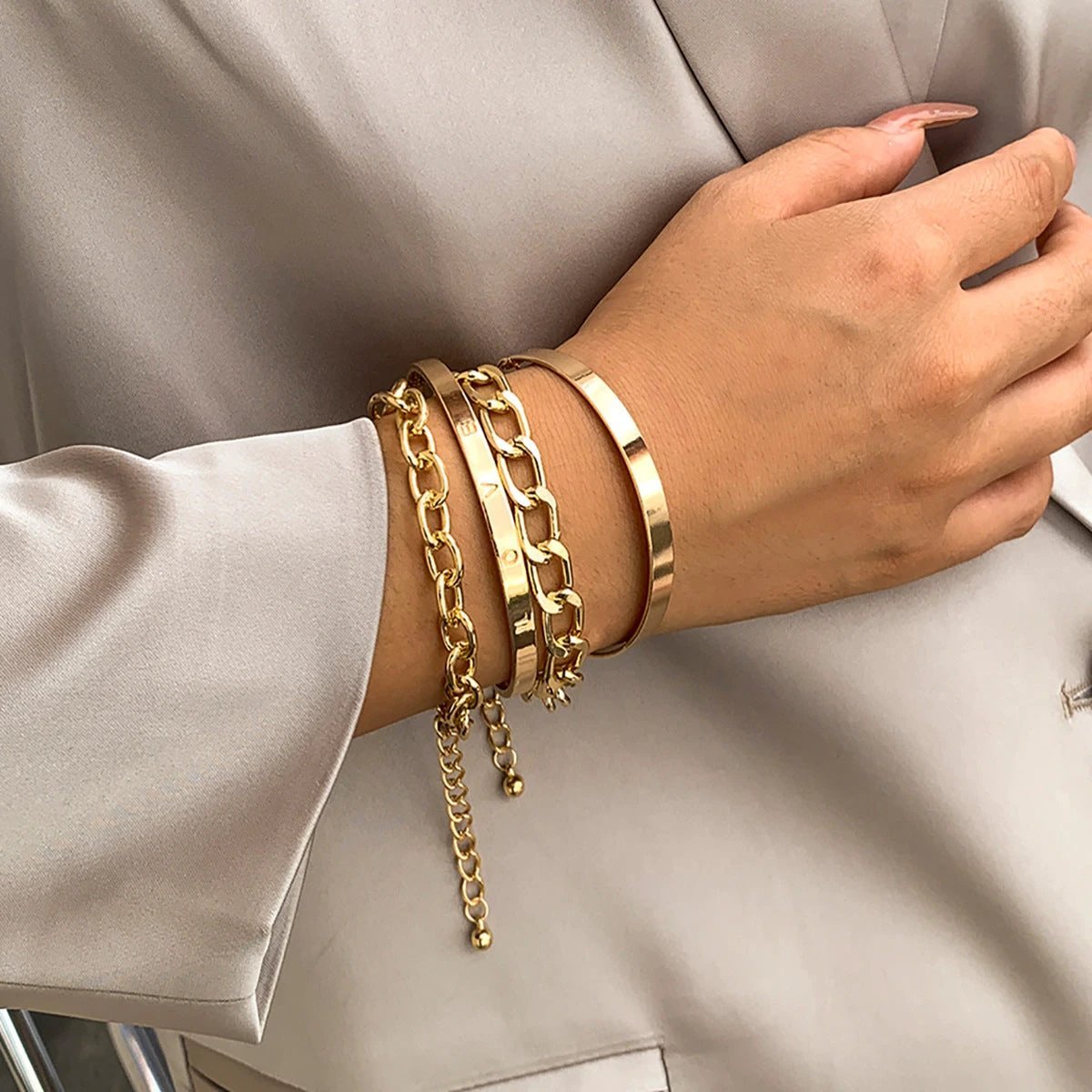 Simple And Smooth C-shaped Hollow Chain Bracelet Set - MANDOTOS