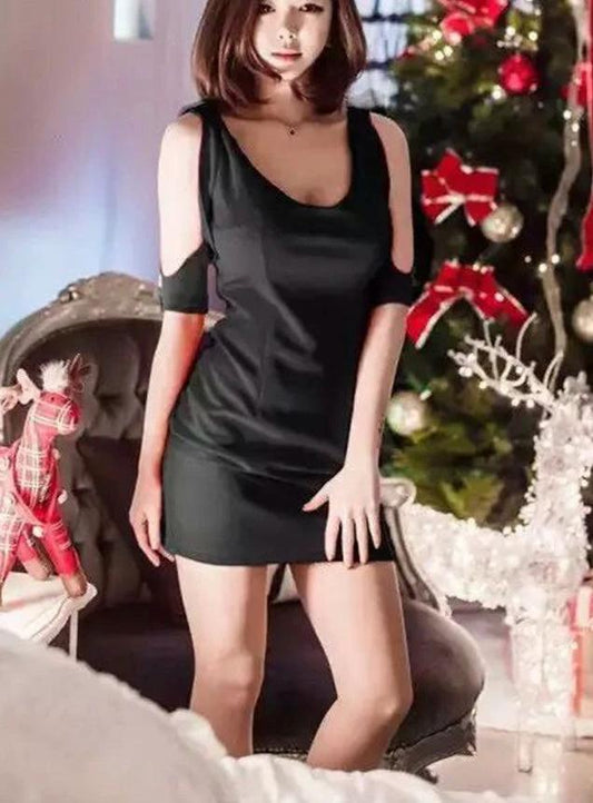 Mandotos low cut off shoulder mini skirt dress featuring a sleek, fitted design and stylish off-shoulder neckline.