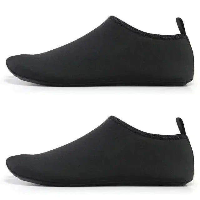 Mandotos AquaFlex unisex water shoes with quick-dry fabric, ideal for beach, yoga, and swimming activities.