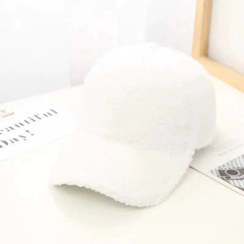 Mandotos fall style baseball hat with autumn-inspired design, casual fit, and adjustable strap for comfortable wear.