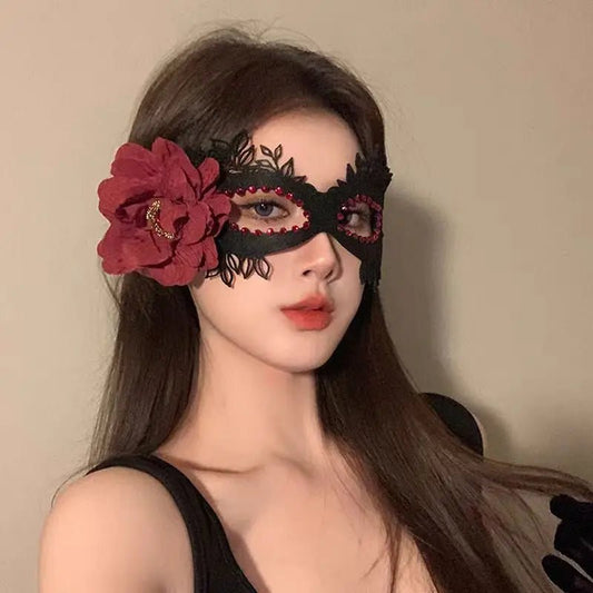 Mandotos International sexy lace half-face masquerade mask with gothic design, elegant for fancy dress, Halloween, and themed events.