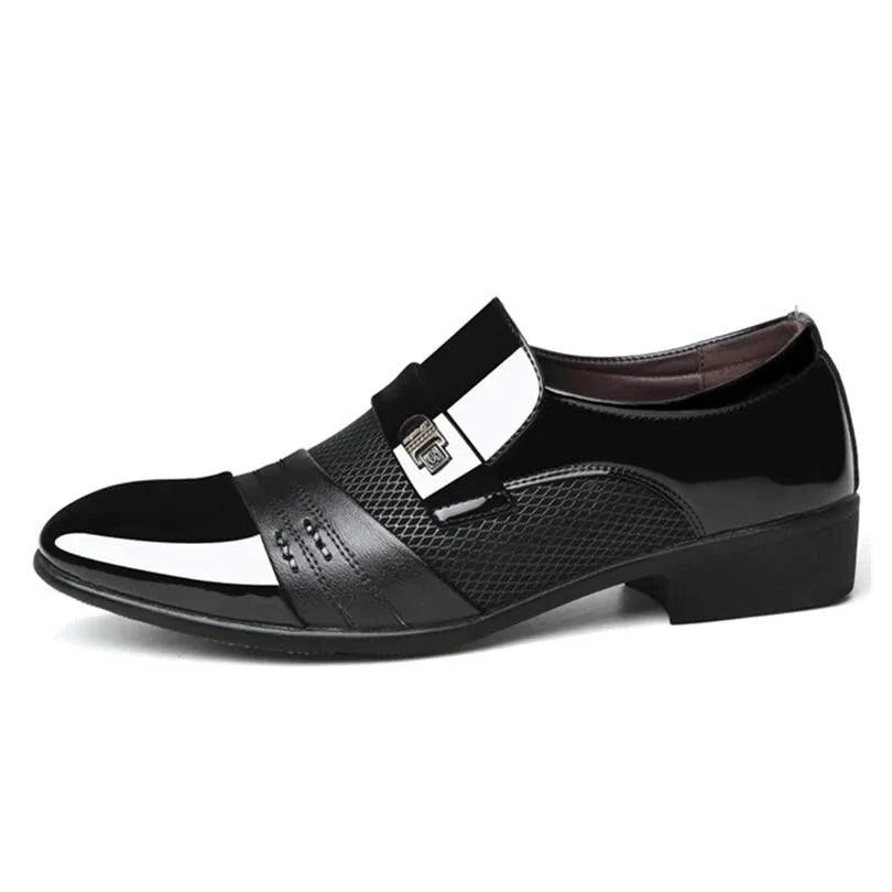 Mandotos men's formal shoes in black leather with sleek design and lace-up closure, suitable for professional or dress occasions.