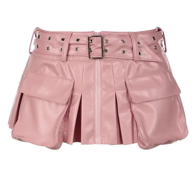 Mandotos Spice faux leather pleated mini skirt with a high waist and stylish design, perfect for casual and dressy occasions.