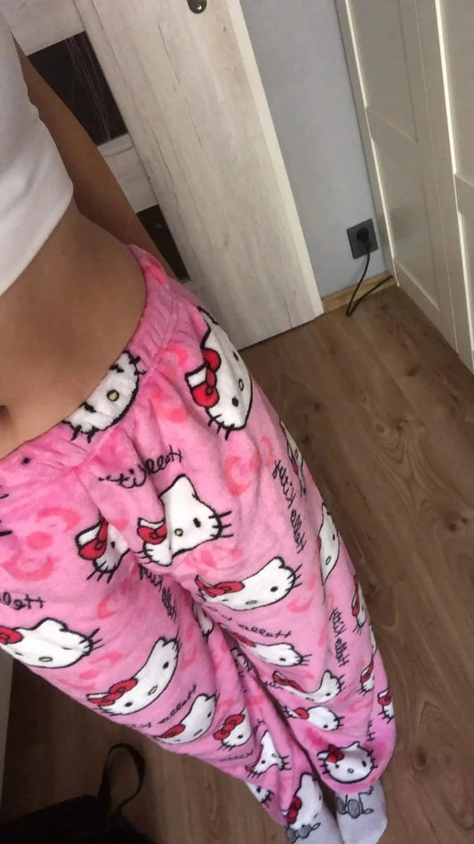 Mandotos Y2K Hello Kitty pajama pants for women, featuring cartoon Hello Kitty design, comfortable sleepwear and leisure trousers.
