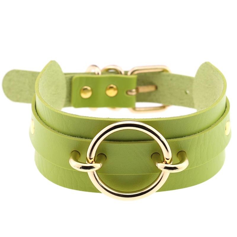 Collar necklace green leather with gold ring buckle detail