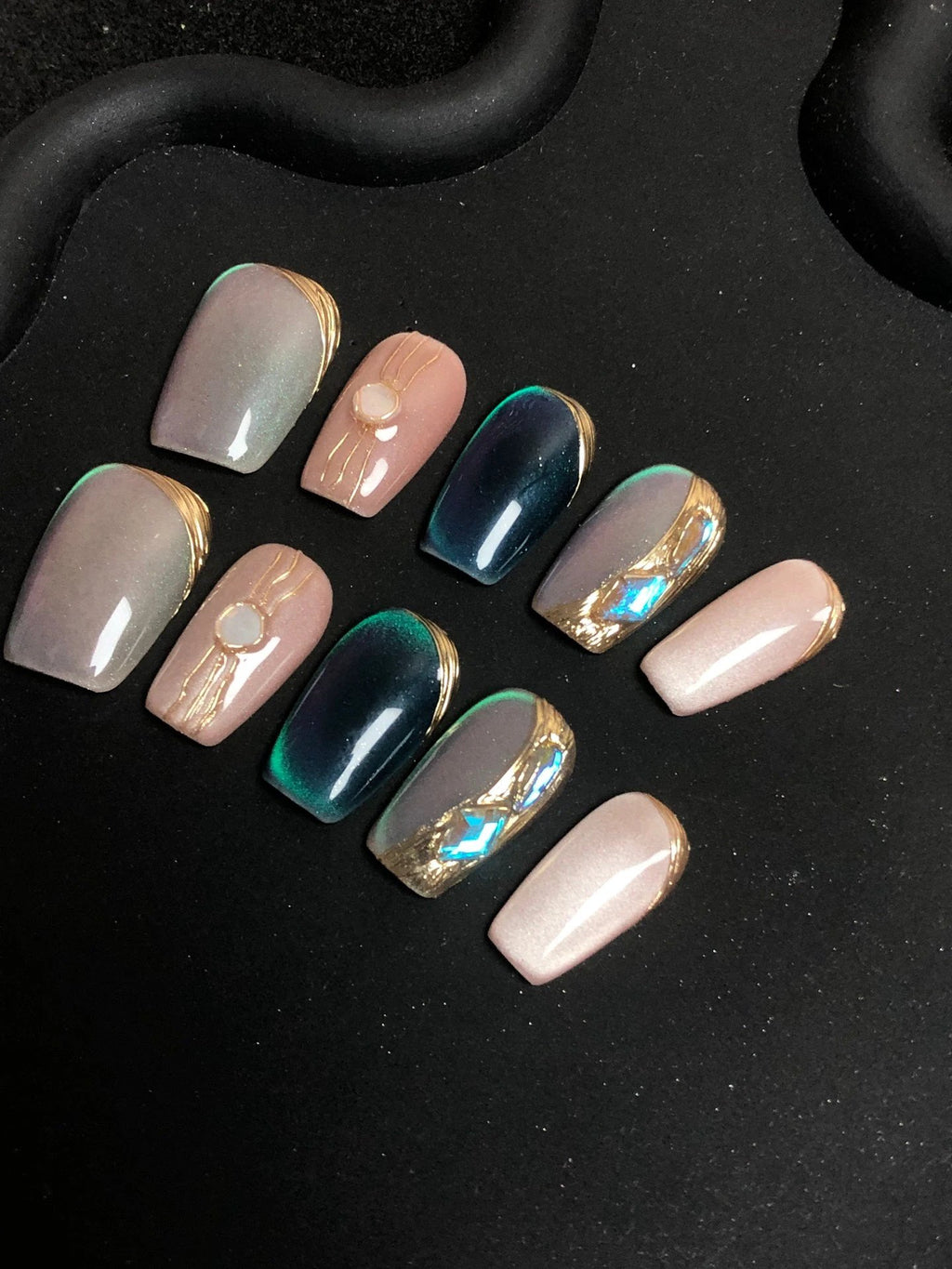 10 PCS Handmade Press-On Nails - Chic & Reusable Designs - MANDOTOS