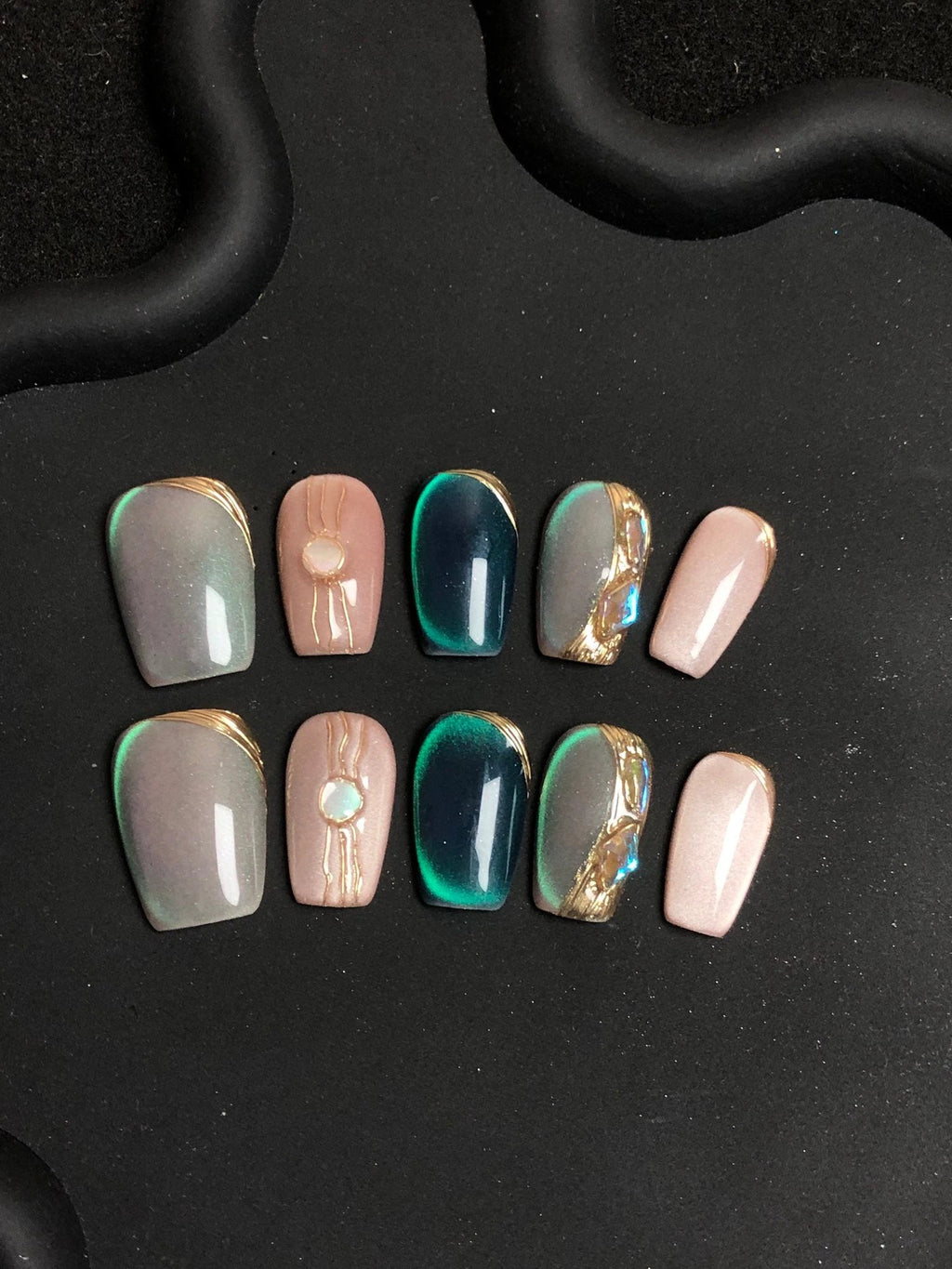 10 PCS Handmade Press-On Nails - Chic & Reusable Designs - MANDOTOS