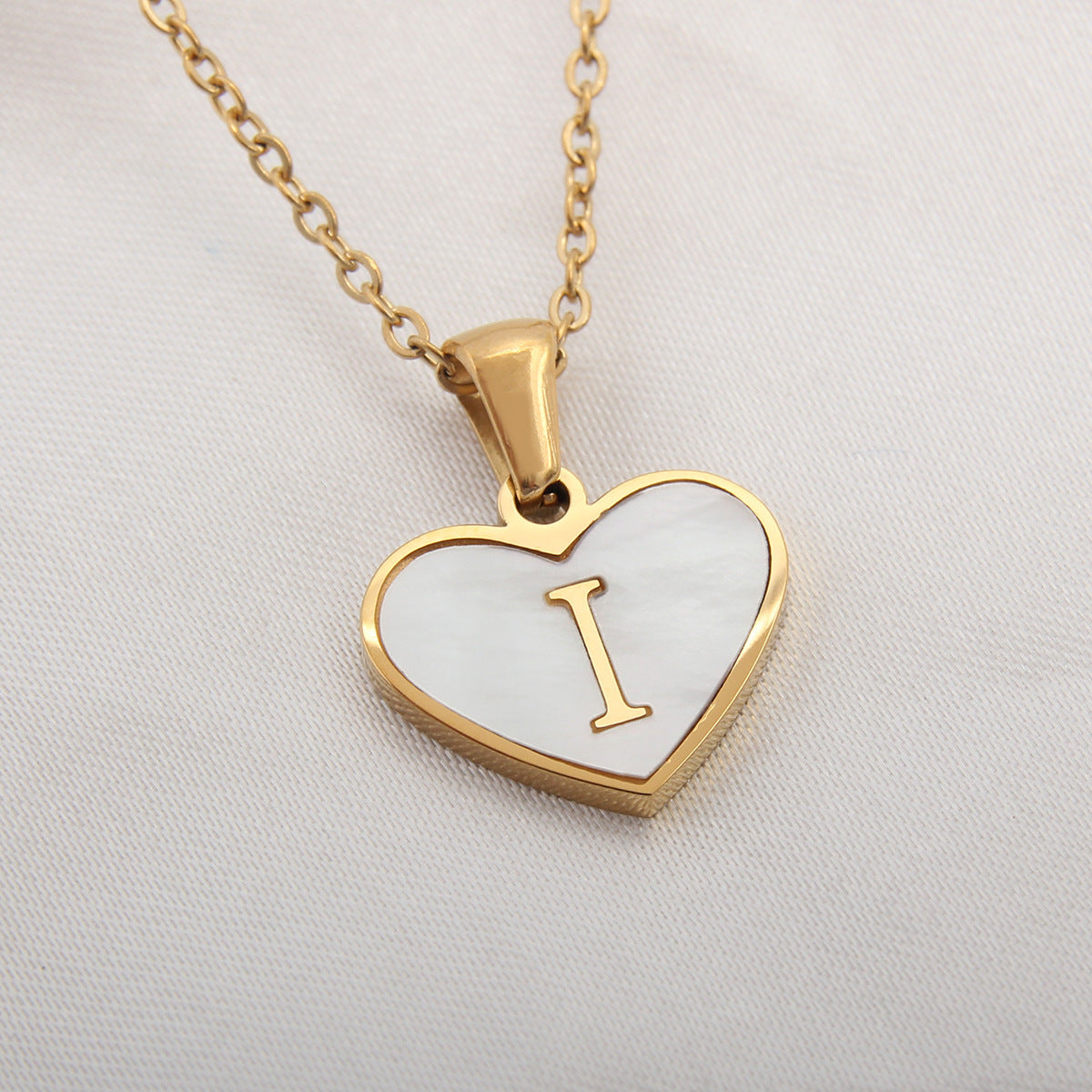 26 Letter Heart-shaped Necklace White Shell Love Clavicle Chain Fashion Personalized Necklace For Women Jewelry Valentine's Day - MANDOTOS