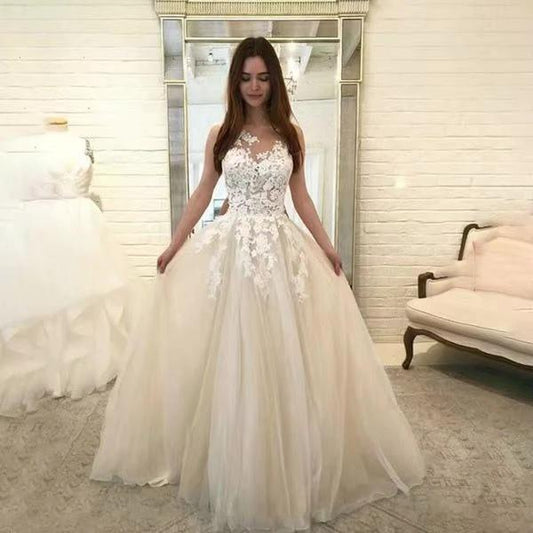 Sleeveless Floral Lace Wedding Dress - Romantic Bridal Gown with Flower Appliqués MANDOTOS