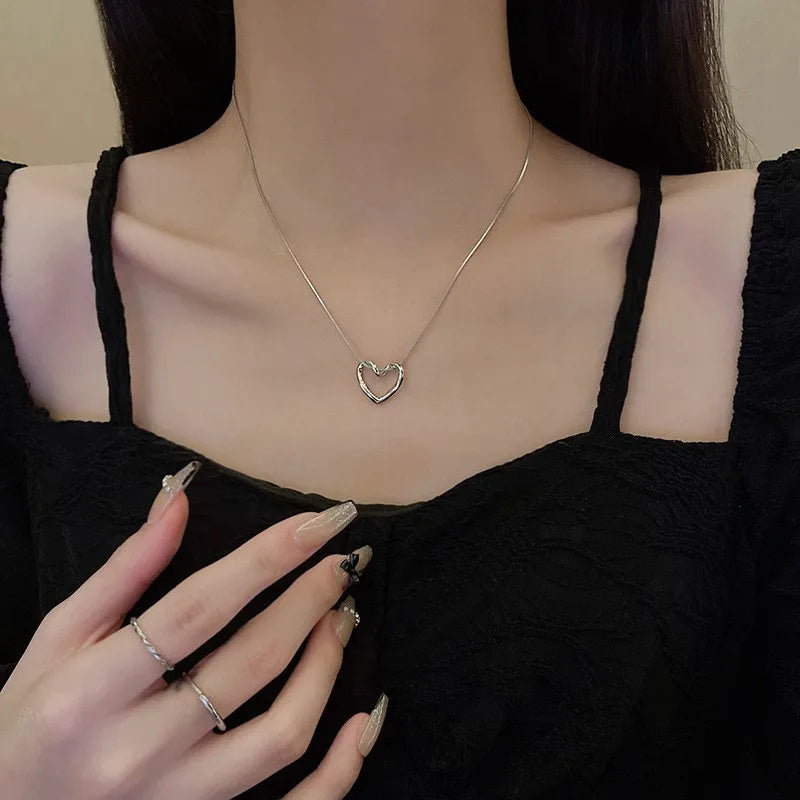 Fashion Jewelry Tainless Steel Twist Hollow Heart Pendant Necklace For Women Spicy Girls Simple Clavicle Chain Jewelry Gift - MANDOTOS