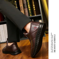 Winter men's boots are warm waterproof non slip thick walking boots, and oversized work shoes for men aged 38-48 platform boots