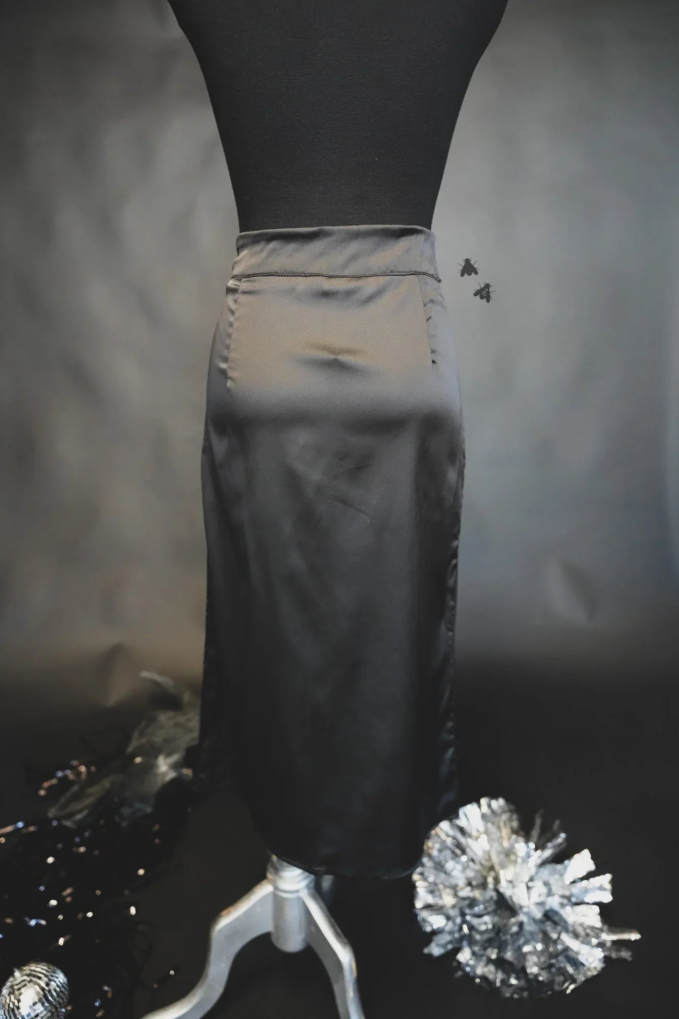 Satin Crown Skirt - Versatile style for every occasion -