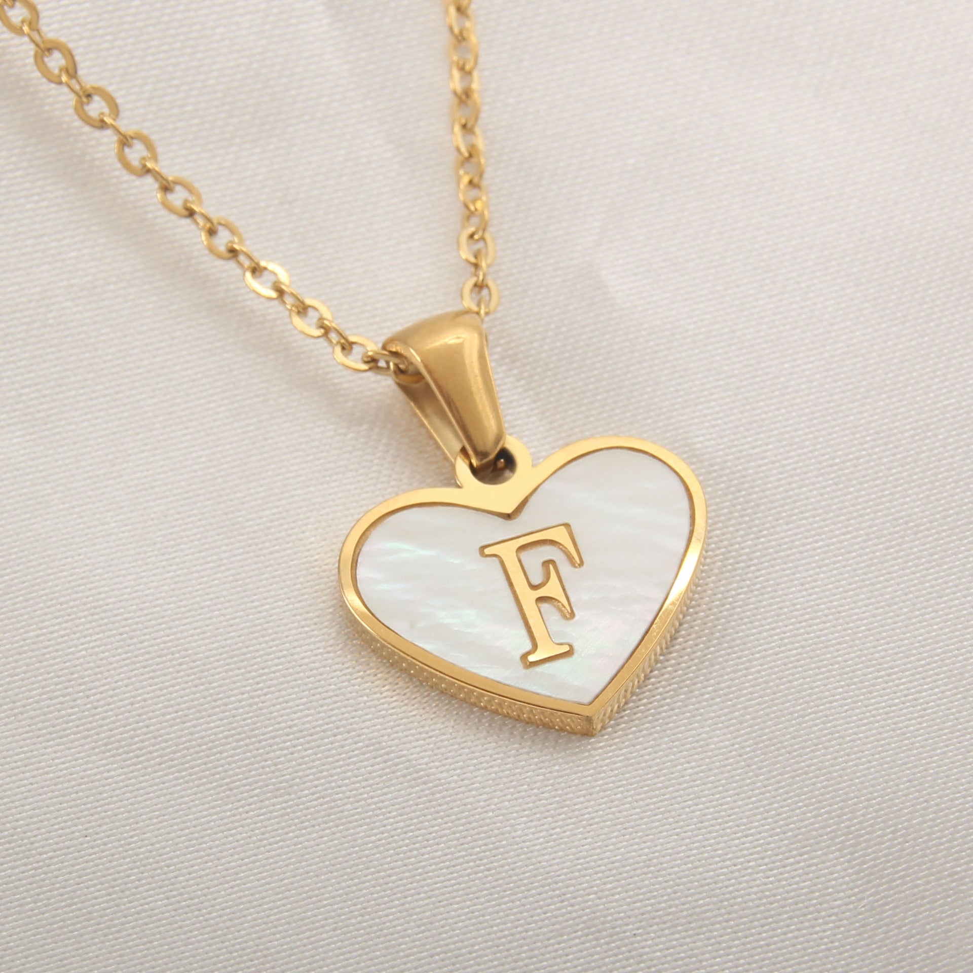 26 Letter Heart-shaped Necklace White Shell Love Clavicle Chain Fashion Personalized Necklace For Women Jewelry Valentine's Day - MANDOTOS