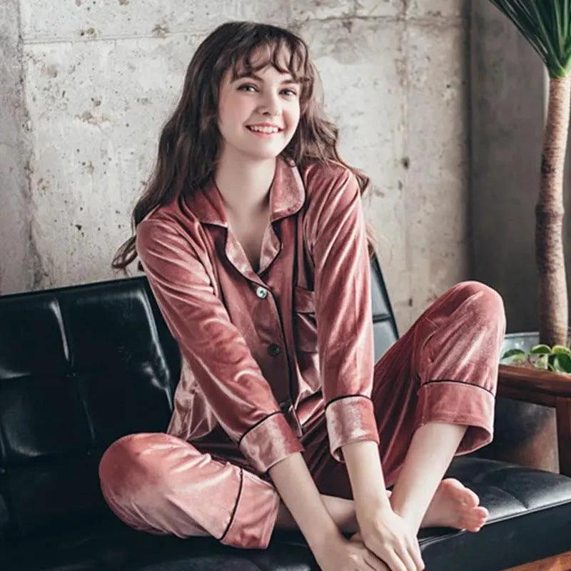 "Gold velvet pajamas - MANDOTOS"