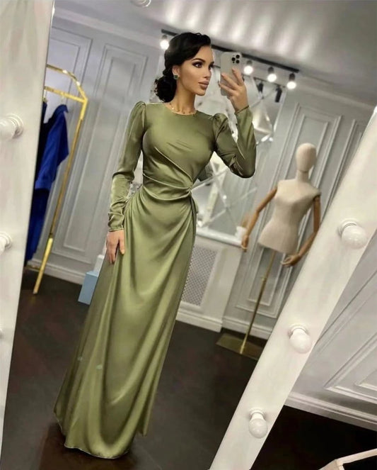 Mandotos waist-fitting irregular dress with elegant design, showcasing a stylish and contemporary look.