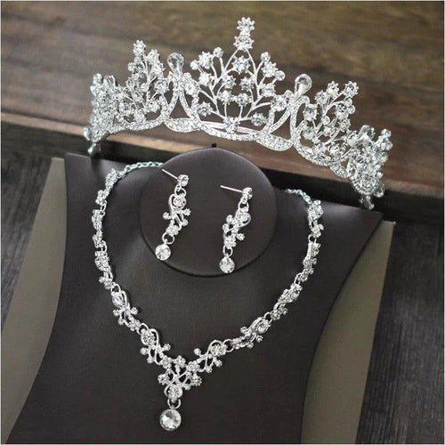 Elegant high-end bridal necklace by MANDOTOS featuring sparkling jewelry for wedding accessories and special occasions.