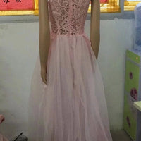 Sleeveless Floral Lace Wedding Dress - Romantic Bridal Gown with Flower Appliqués MANDOTOS