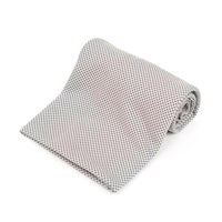 Mandotos sports cooling towel made of soft breathable microfiber, ideal for yoga, golf, gym, camping, running, and fitness activities.