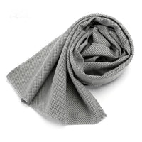 Mandotos sports cooling towel made of soft breathable microfiber, ideal for yoga, golf, gym, camping, and running.