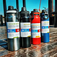 800ml MANDOTOS Adventure Hydration Cup with a durable design and leak-proof lid ideal for outdoor activities and travel.
