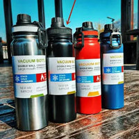 Mandotos 800ml Adventure Hydration Cup with spill-proof lid and ergonomic design, suitable for outdoor activities and hydration.