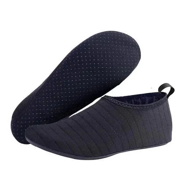 Mandotos AquaFlex unisex water shoes with quick-dry fabric, designed for beach, yoga, and swimming activities.