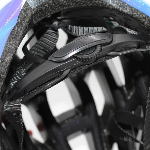 Mandotos men's road racing bicycle helmet with reflective surface, designed for cycling safety and cyclocross riding.