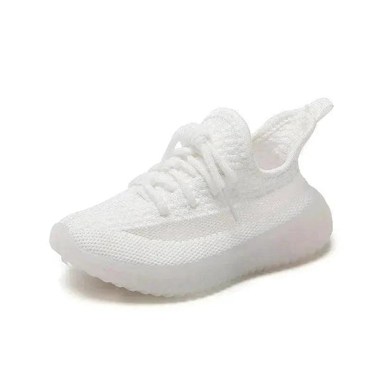 Mandotos boys' durable athletic sneakers with supportive design and long-lasting materials, suitable for active play and sports.