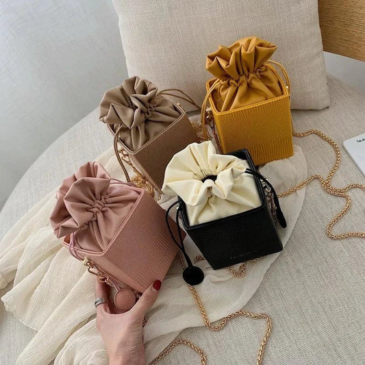 Chic Alligator Pattern Bucket Bag - MANDOTOS