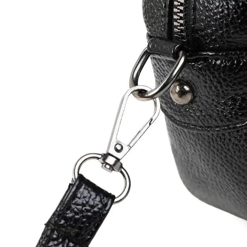 Chic Leather Circle Purse - MANDOTOS