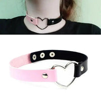 Mandotos chic leather collar with stylish design, adjustable buckle, and smooth finish for pets or fashion accessories.
