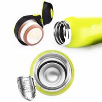 Mandotos CycleTherm insulated water bottle with leak-proof lid and stainless steel body for keeping drinks hot or cold.