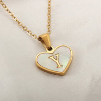 Mandotos 26-letter heart-shaped necklace with white shell pendant, personalized love clavicle chain jewelry for women, Valentine's Day accessory