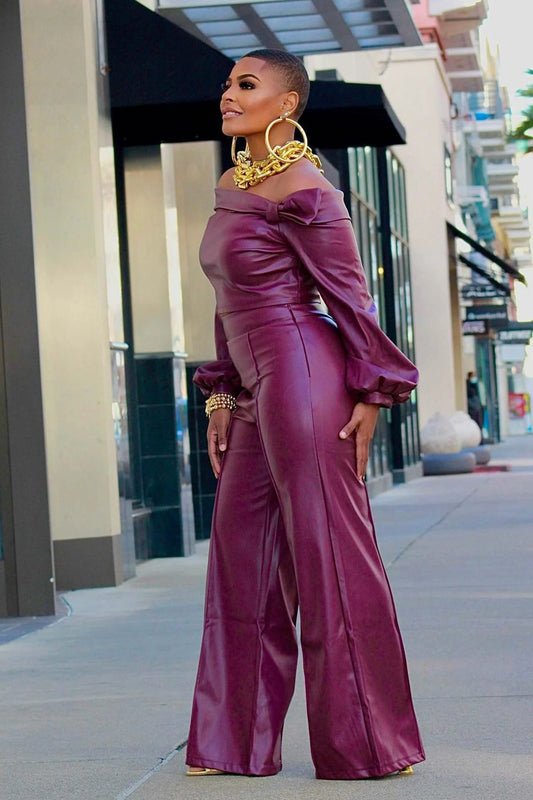 Mandotos Glamourista women's trendy leather suit in chic, confident style, featuring tailored fit and stylish design.
