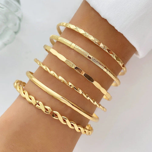 Mandotos bohemian gold-tone metal chain bracelet set with six thick link bangles featuring geometric design for women.