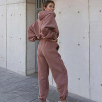Mandotos women's autumn and winter casual hoodie coat and sports suit, featuring a comfortable, stylish outerwear and athletic ensemble.