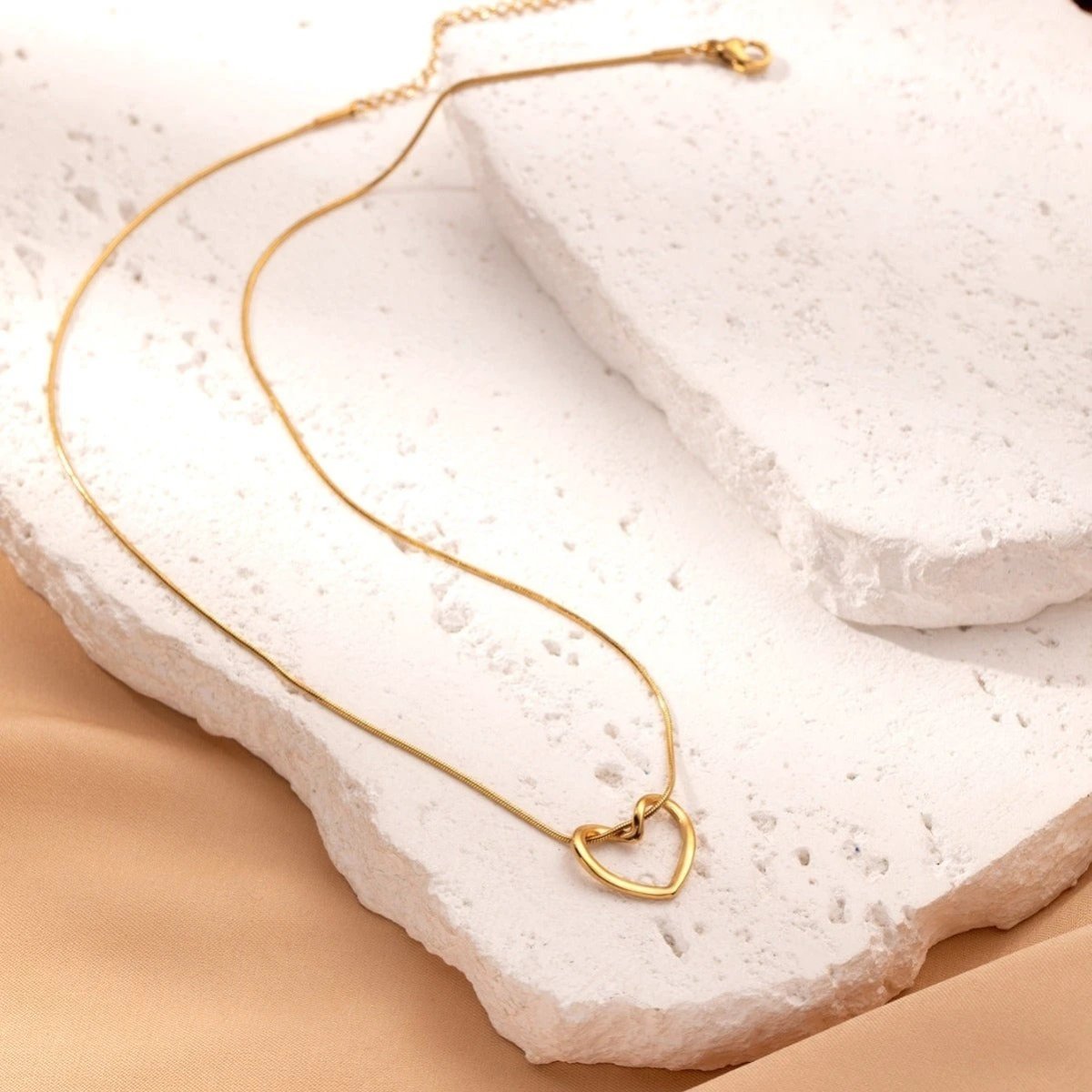 Stainless Steel Twist Hollow Heart Necklace - Clavicle Chain - MANDOTOS