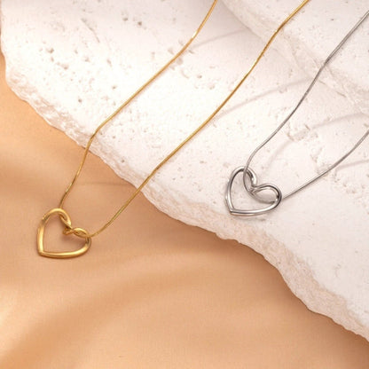 Stainless Steel Twist Hollow Heart Necklace - Clavicle Chain - MANDOTOS