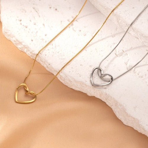 Stainless Steel Twist Hollow Heart Necklace - Clavicle Chain - MANDOTOS