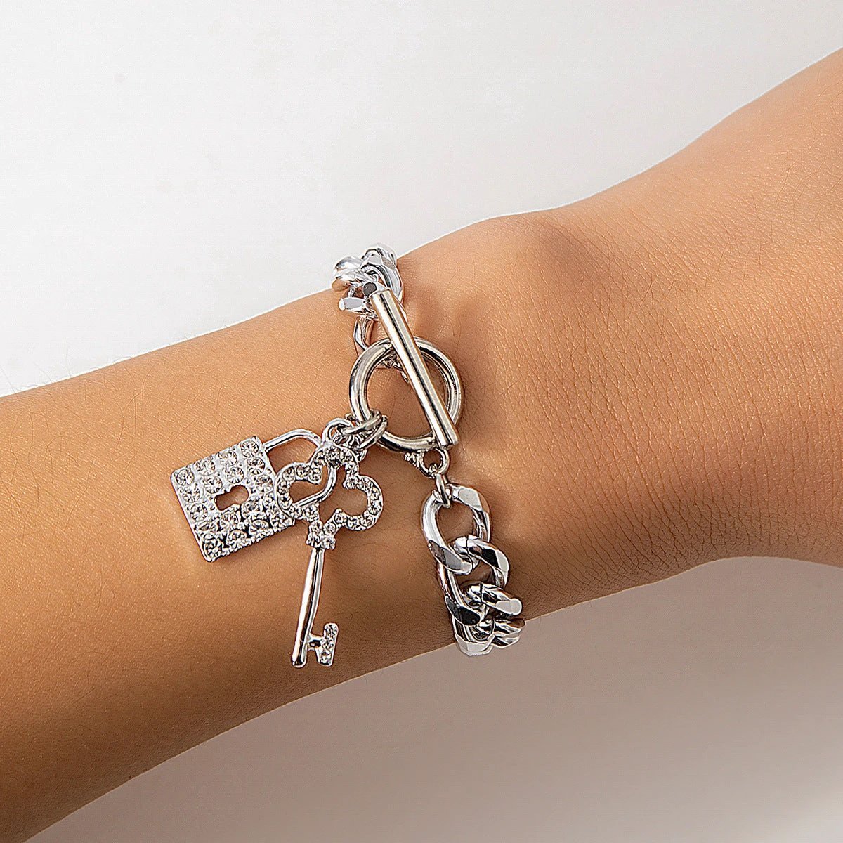 Thick Chain Lock and Key Pendant Necklace - Trendy Fashion Jewelry - MANDOTOS