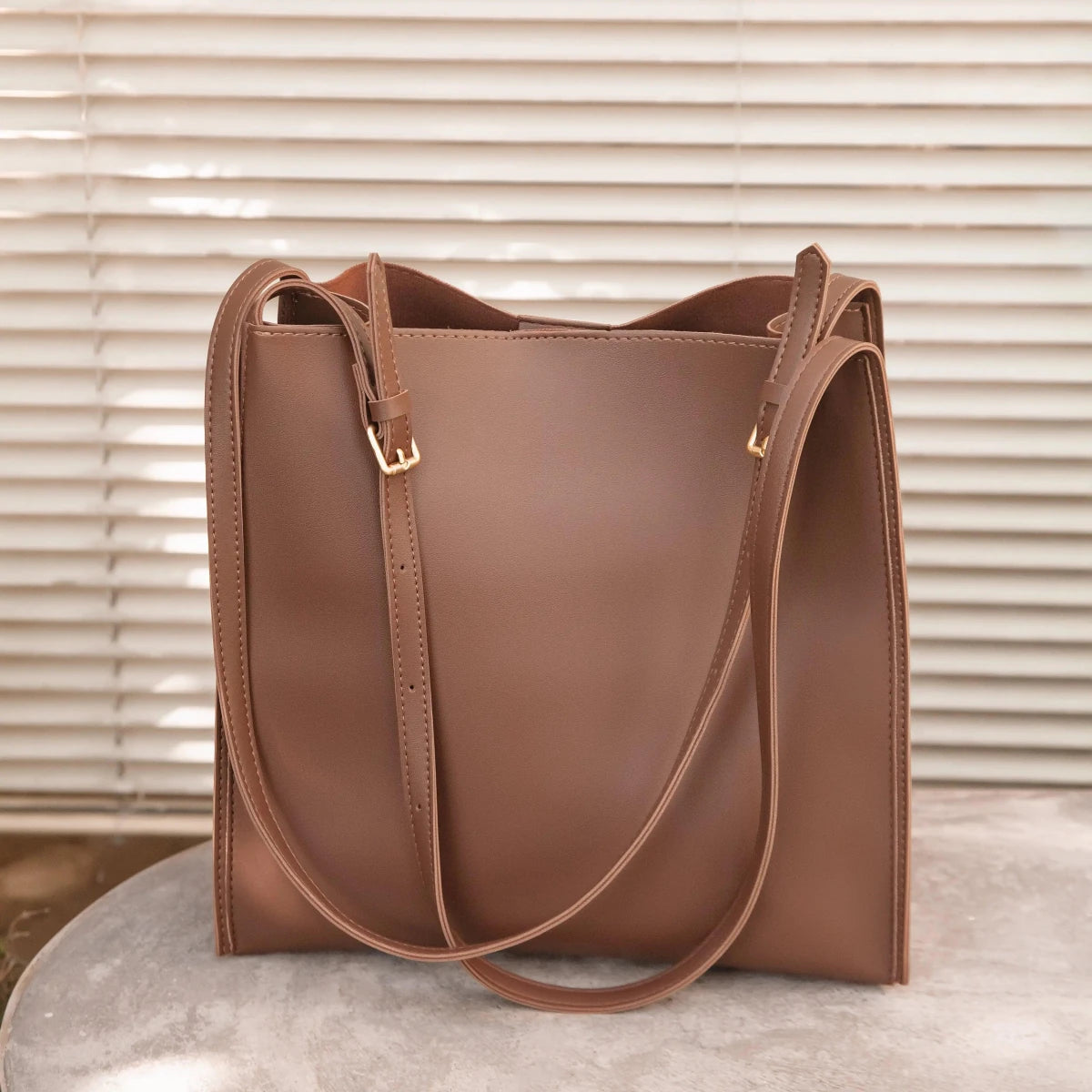 Olives Vegan Leather Tote - MANDOTOS
