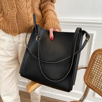 Mandotos eco-friendly vegan leather tote bag with stylish, sustainable design, featuring spacious interior and modern look.