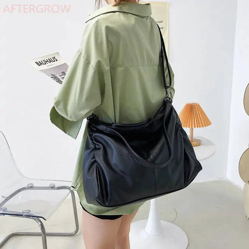 Elegant Leather Carryall - MANDOTOS